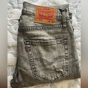 Men’s w30 L30 Levi’s jeans ripped